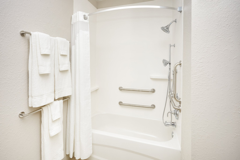 Bathroom 18