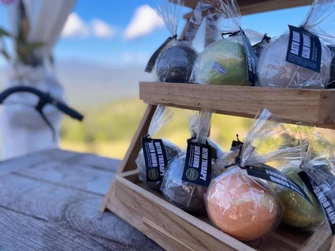 Food & Drinks