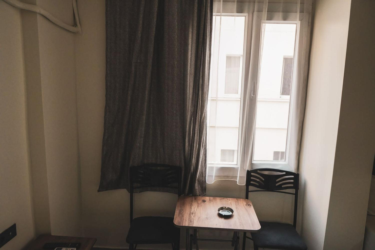 Others 5, Hotel Resat, Konak