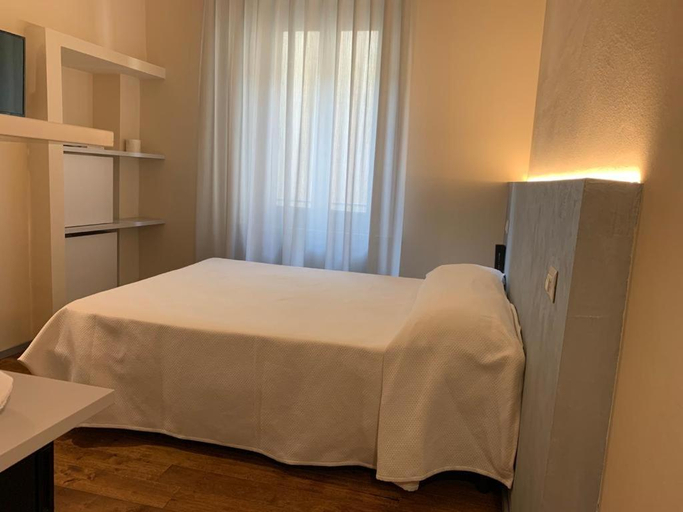 Bedroom 4, Albergo Roma, Siena