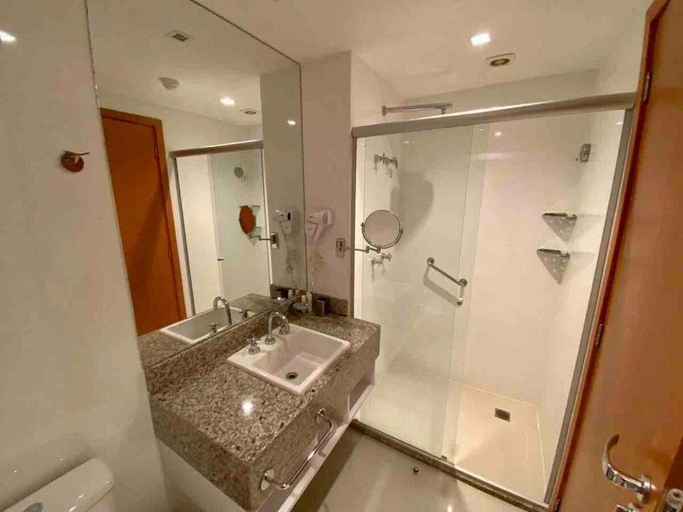 Bathroom 5, Brisas do Lago - apartamento 1, Brasília