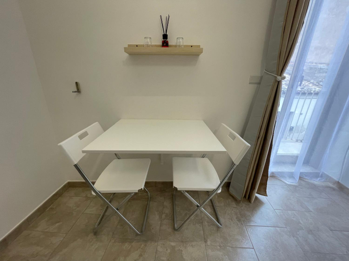 Others 5, I Parienti Ra Zita, Ragusa