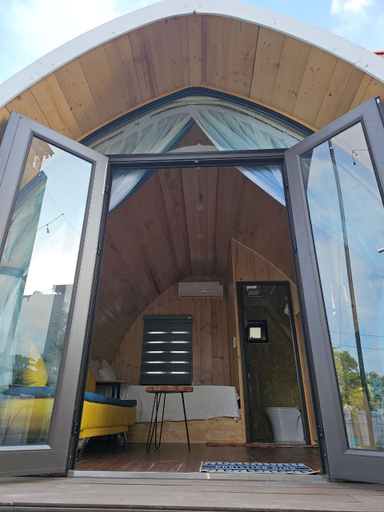 Exterior 11