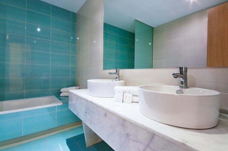 Bathroom 4, Hotel Fontana Plaza, Alicante