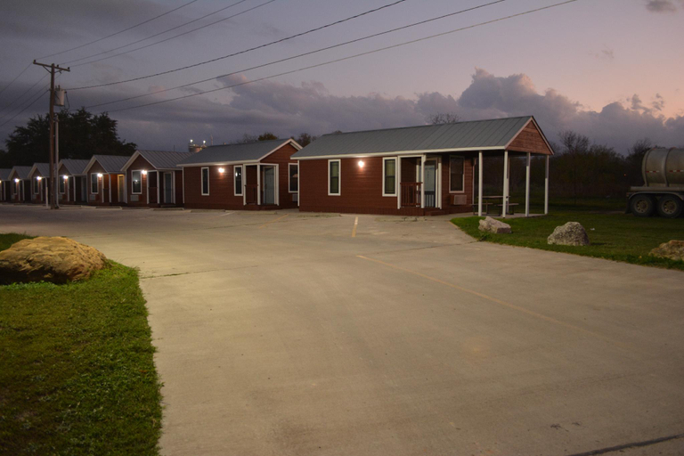 Others 4, Texas Lodge Kenedy, Karnes