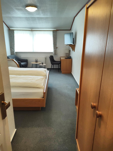 Bedroom 13