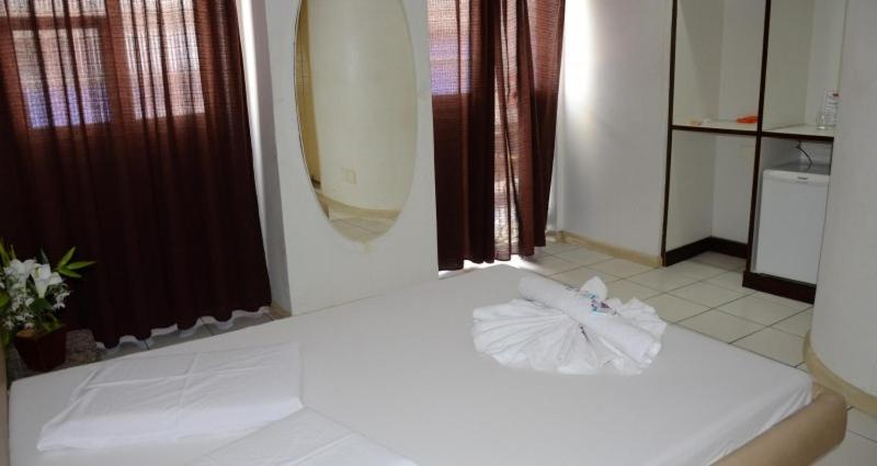 Bathroom 3, Hotel Don Juan, Salvador