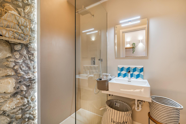 Bathroom 29