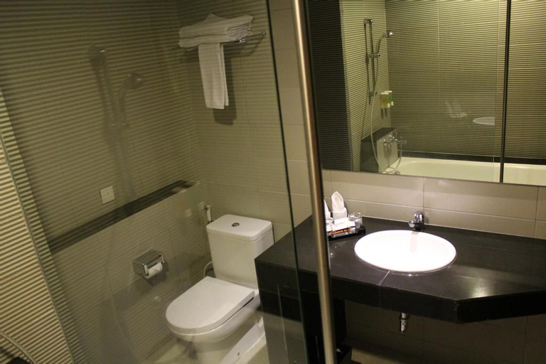 Bathroom 27