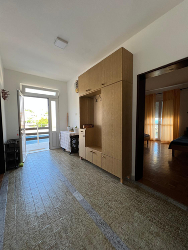 Others 5, Apartments Androvic
