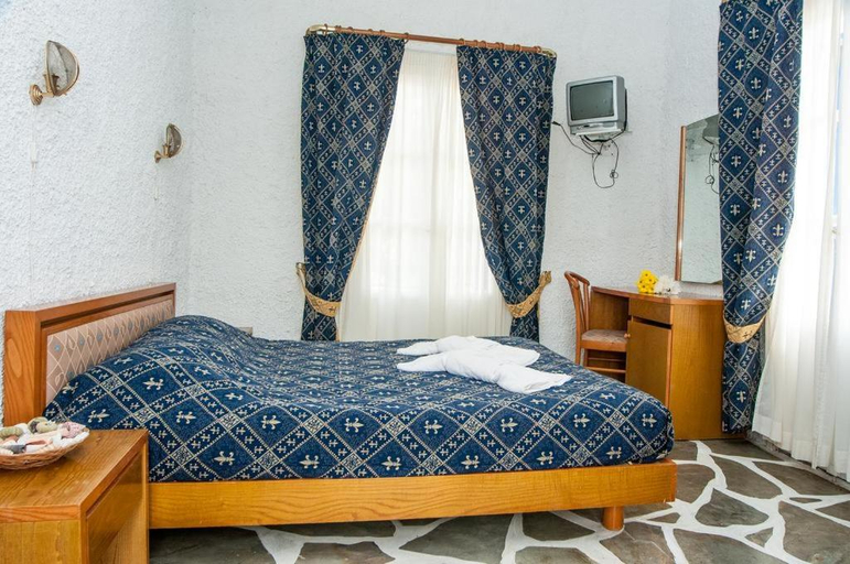 Bedroom 2, Manousos' Rooms, South Aegean