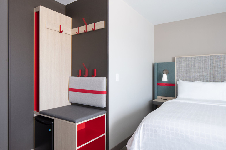 Bedroom 3, avid hotel MADISON - MONONA by IHG, Dane