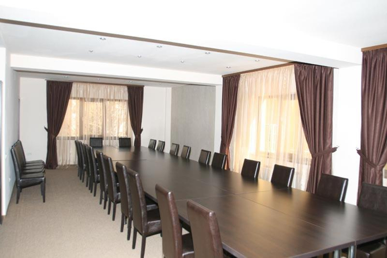 Others 4, Hotel Davos, Deva