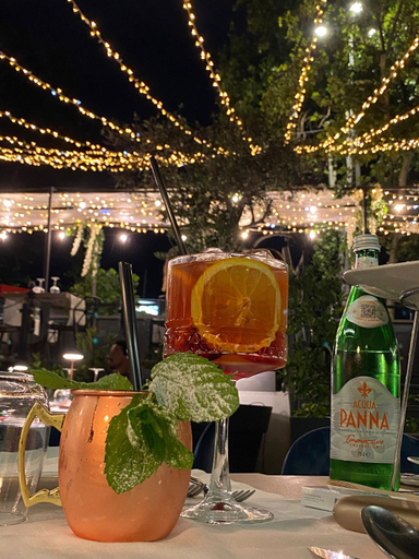 Food & Drinks