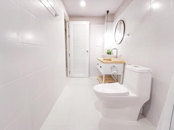 Bathroom 6