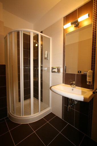 Bathroom 3, Hotel River, Nitra