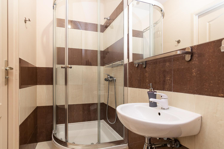 Bathroom 3, Willa Klodzko-Zacisze - Sauna - Parking - Silownia - Komnata Solna, Kłodzko