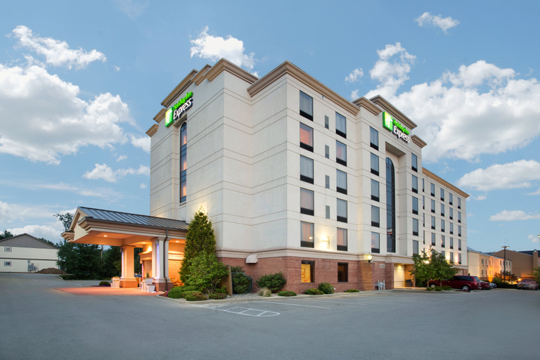 Exterior & Views 2, Holiday Inn Express & Suites BLOOMINGTON by IHG, Monroe