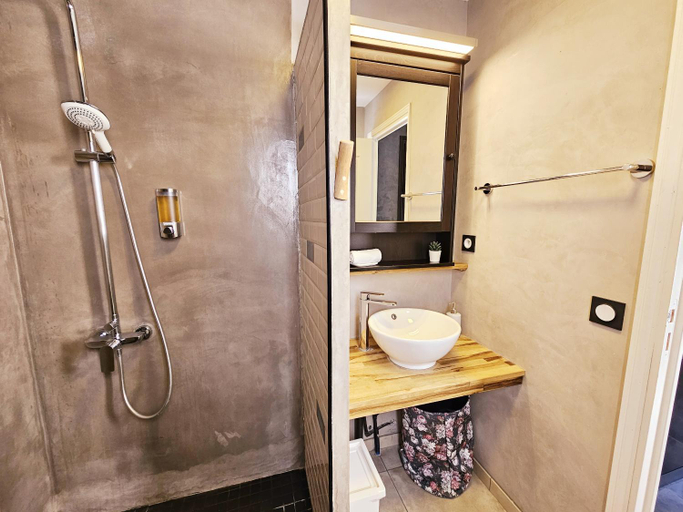 Bathroom 17