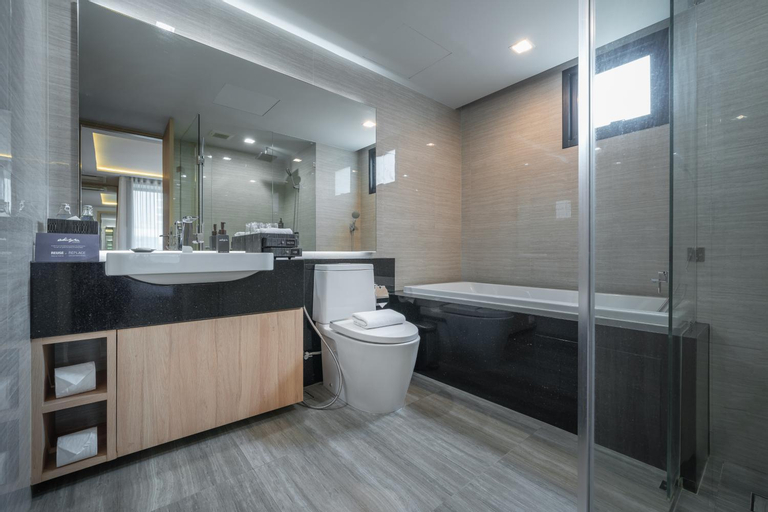 Bathroom 22