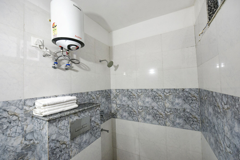 Bathroom 3, FabHotel Blue Stone Stay, Gurgaon
