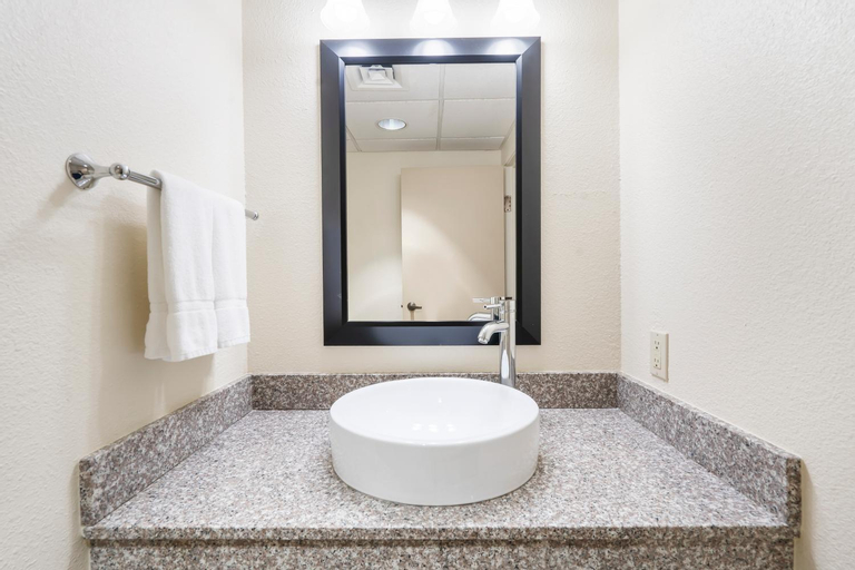 Bathroom 7