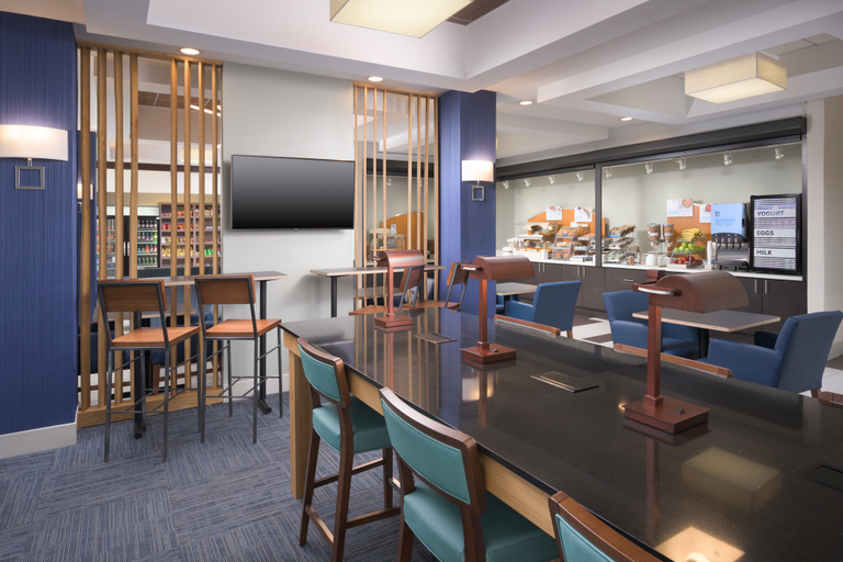 Food & Drinks 4, Holiday Inn Express & Suites CHATTANOOGA DOWNTOWN by IHG, Hamilton