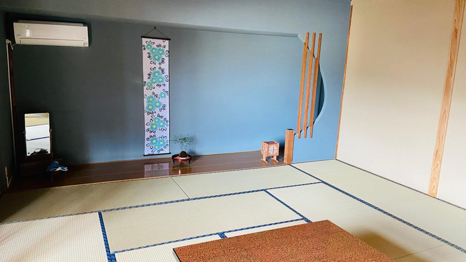 Bedroom 3, ゲストハウス 華屋 (guest house HANAYA), Sado