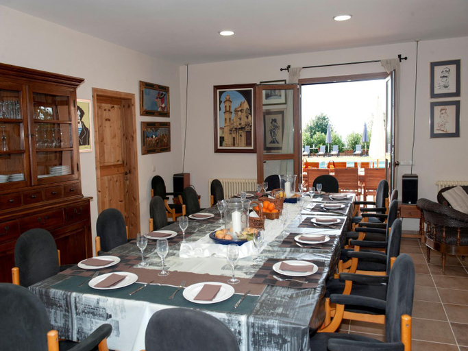 Food & Drinks 3, 6 Bedroom Luxury Villa Just 10 Minutes From The Playa, Baleares