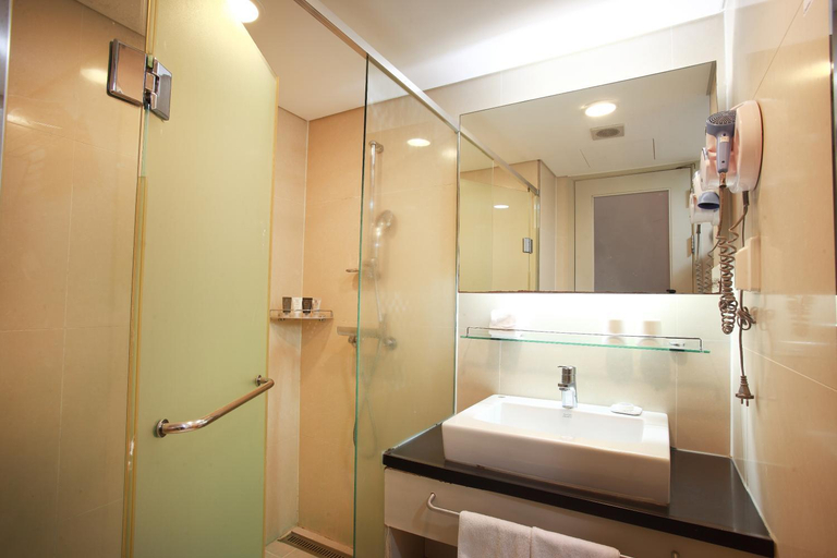 Bathroom 4, Hotel Riviera Geoje, Geoje