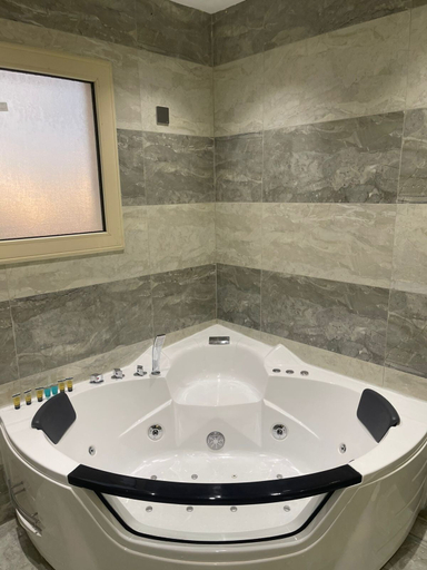 Bathroom 5, qimampark AlNamas6