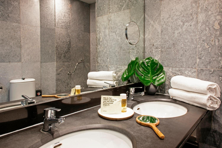 Bathroom 4, Chic & Basic Velvet, Barcelona