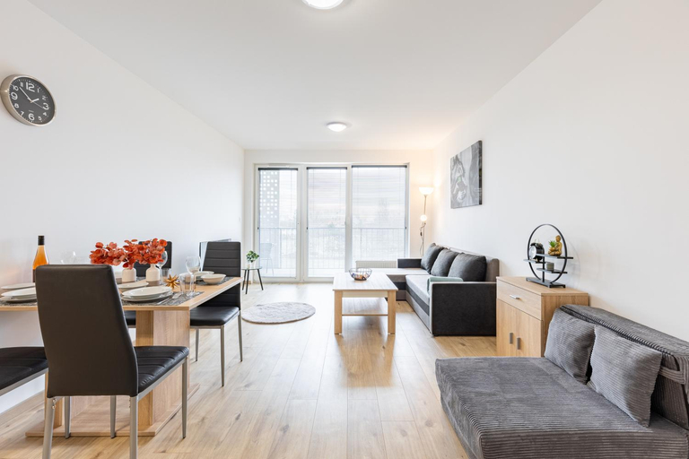 Others 3, Sunny Haven: Modern 2BR,Garage, WiFi,Stream, Bratislava III