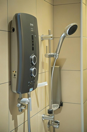 Bathroom 16