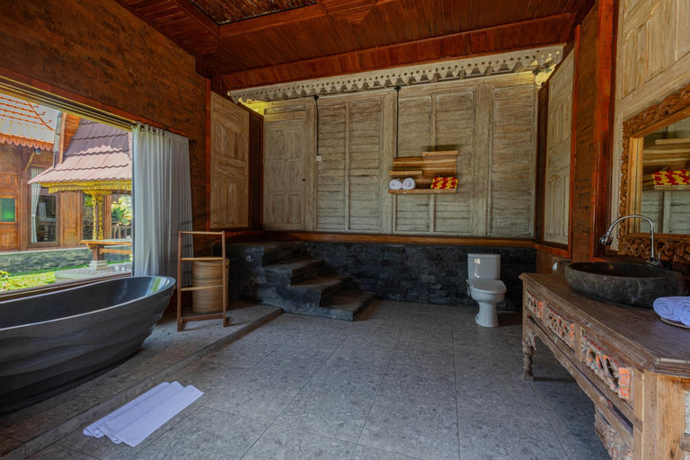Bathroom 14