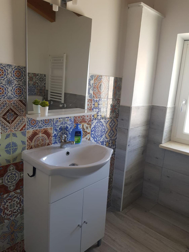 Bathroom 2, Nottola B&B, Roma