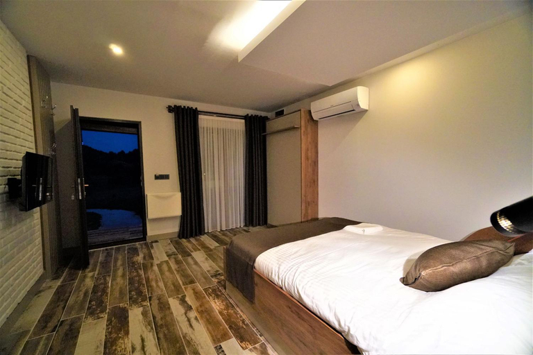 Bedroom 2, Milyos Hotel, Bucak