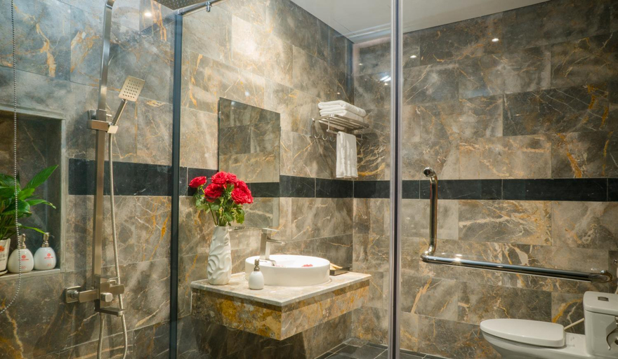 Bathroom 4, PHUTHANG GRAND HOTEL, Đức Hòa