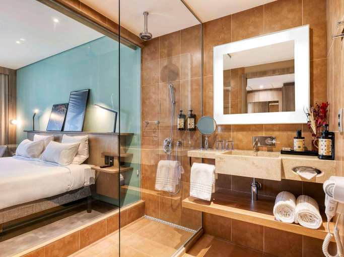 Bathroom 26