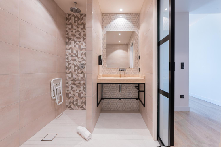 Bathroom 12