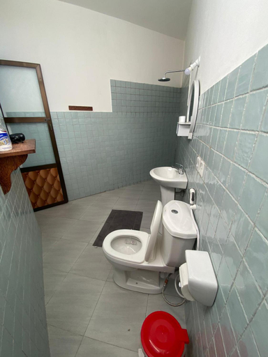 Bathroom 2, Amani Hotel Paje, Kusini