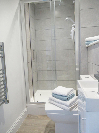 Bathroom 3, Queen Street Apartments, Wolverhampton