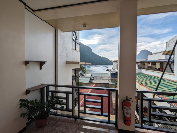 Others 2, Devayn's Inn, El Nido