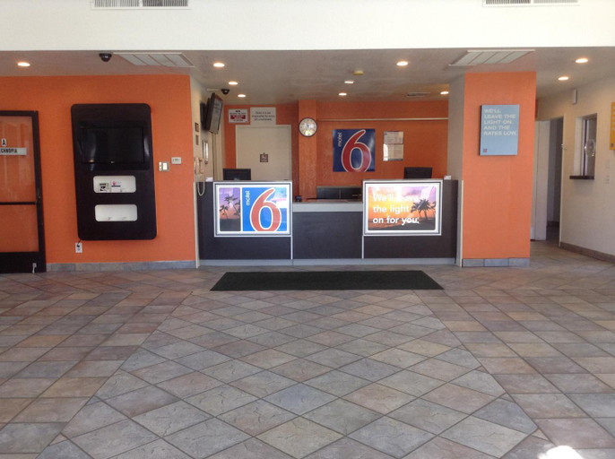 Public Area, Motel 6 Hemet, CA, Riverside