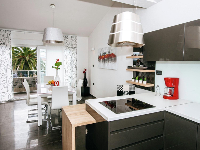 Others 4, Luxurious Apartment in Zadar with Garden, Zadar