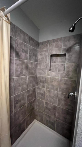 Bathroom 5, Texas Lodge Kenedy, Karnes