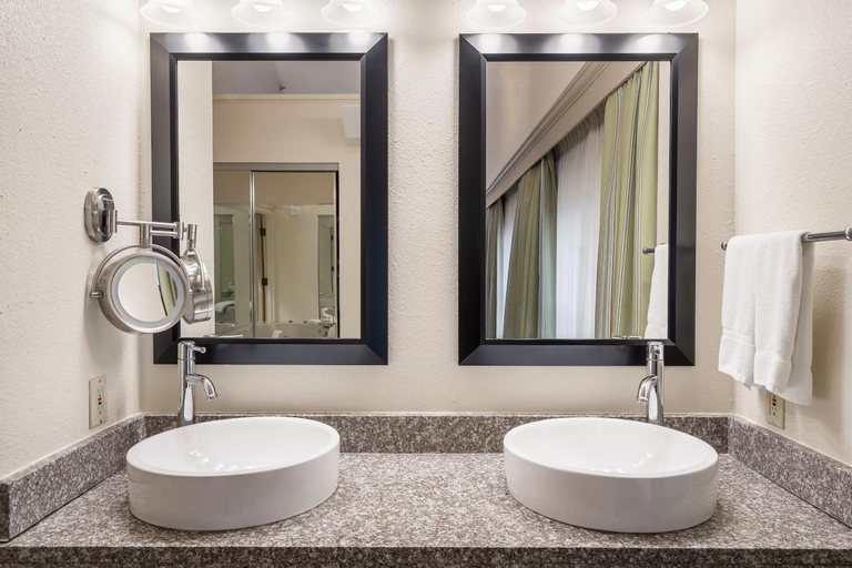 Bathroom 4