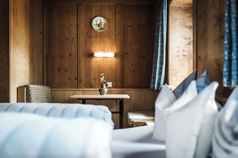 Bedroom 3, Pension Pcei, Bolzano