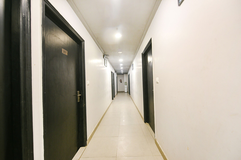 Others 4, Fabhotel One, Gautam Buddha Nagar