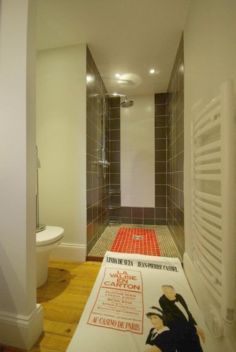 Bathroom 5, L'Oustalet D'Anicette, Tarn-et-Garonne